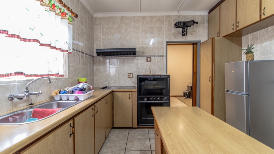 5 Bedroom Property for Sale in Lamberts Bay Western Cape